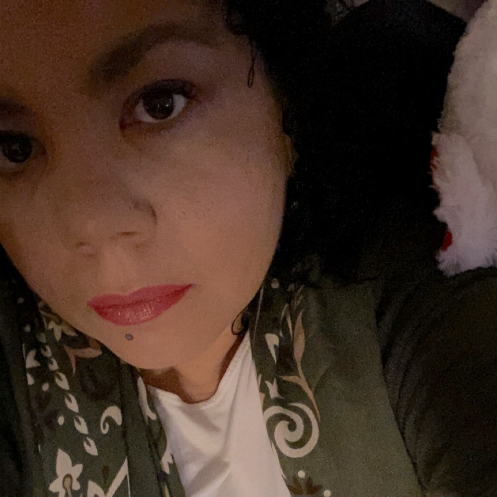 Meet your Posher, Cynthia